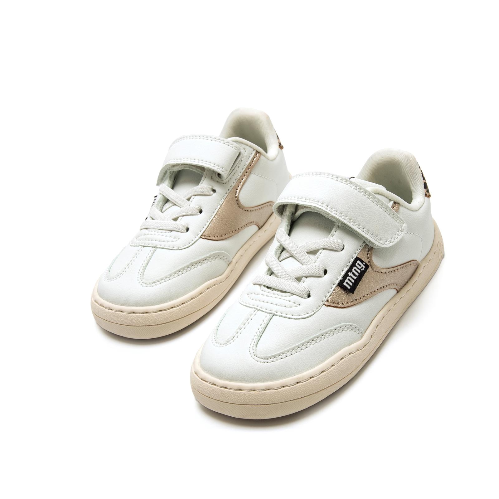 Deportiva respetuosa