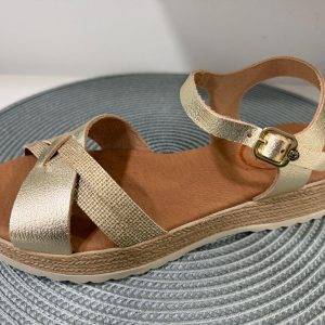 Sandalia dorada
